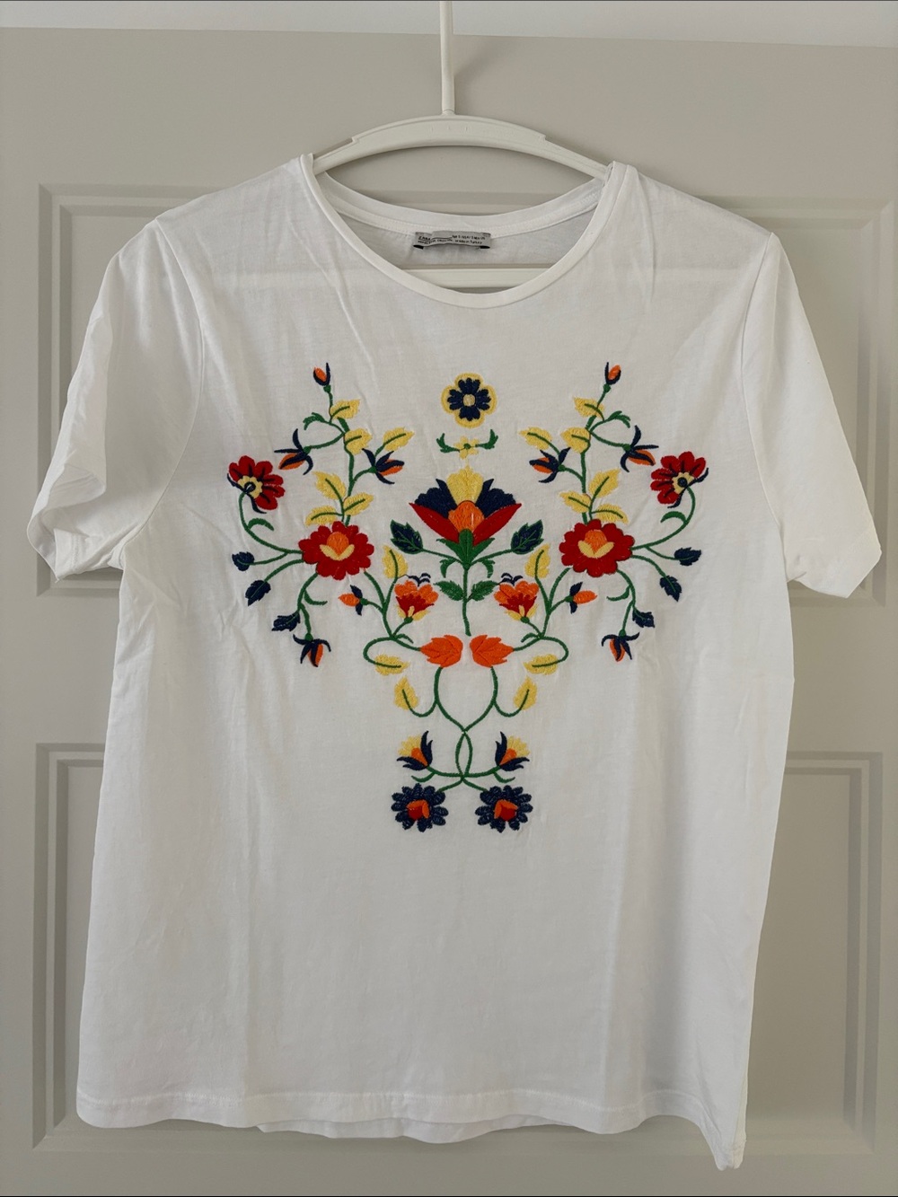 Zara White Women's Basic Tee with Label